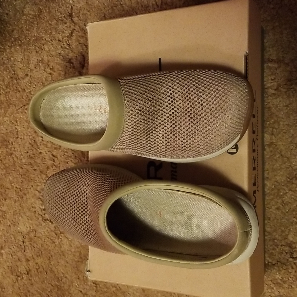 Merrell Tan slide on shoes
